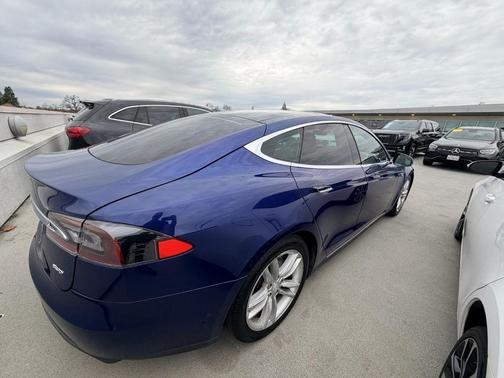 2015 Tesla Model S 85D