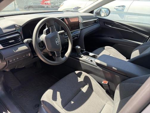 UNDERGROUND 2026 Toyota Camry LE