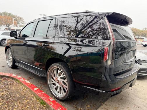 2023 Cadillac Escalade Sport