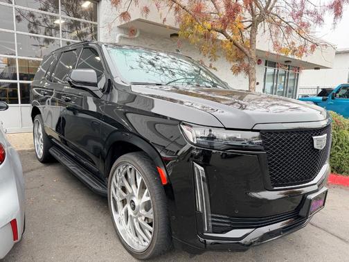 2023 Cadillac Escalade Sport