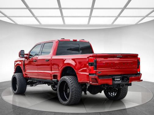Rapid Red Metallic Tinted Clearcoat 2024 Ford F-250 Platinum