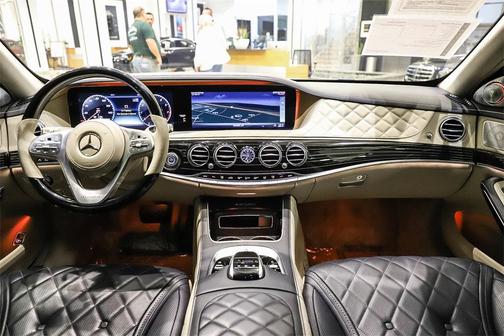 Photo 2 of 32 of 2020 Mercedes-Benz Maybach S 650 Base