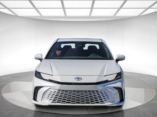 Wind Chill Pearl 2026 Toyota Camry XSE