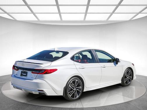 Wind Chill Pearl 2026 Toyota Camry XSE