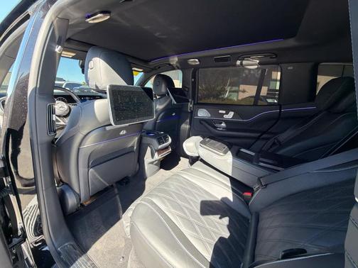 Obsidian Black Metallic 2026 Mercedes-Benz Maybach GLS 600 4MATIC