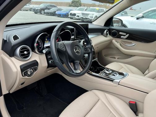 2018 Mercedes-Benz GLC 300 Base 4MATIC