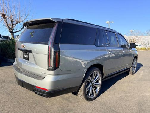 2025 Cadillac Escalade ESV Sport Platinum