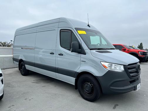 2024 Mercedes-Benz eSprinter 2500 170 WB High Roof Cargo