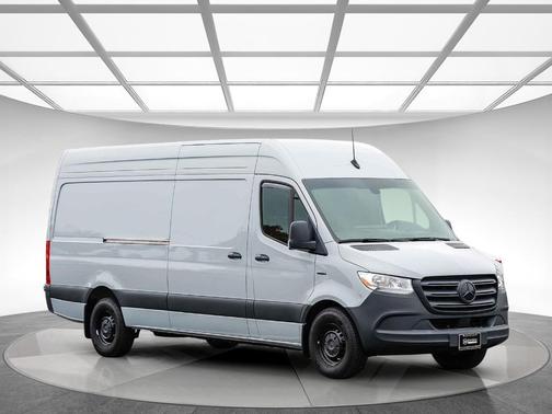 2024 Mercedes-Benz eSprinter 2500 170 WB High Roof Cargo