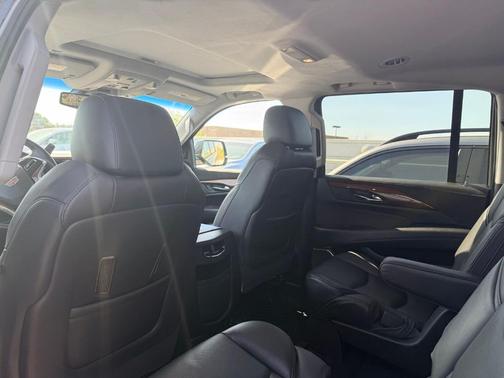 2016 Cadillac Escalade ESV Luxury