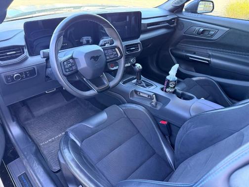 2024 Ford Mustang Dark Horse