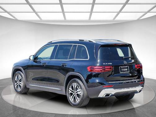 Midnight Black 2026 Mercedes-Benz GLB 250 Base