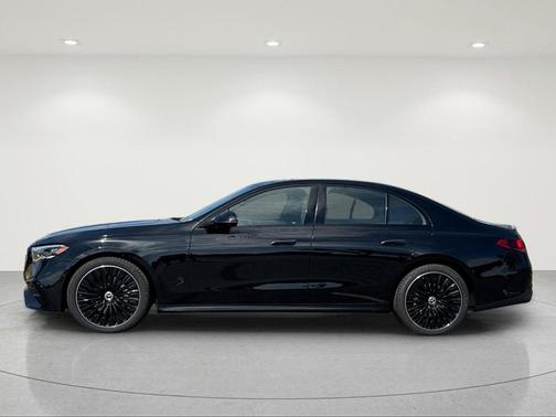 Obsidian Black 2027 Mercedes-Benz E-Class 350