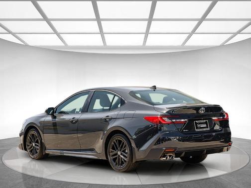 UNDERGROUND 2026 Toyota Camry SE