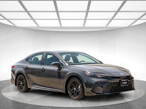 UNDERGROUND 2026 Toyota Camry SE
