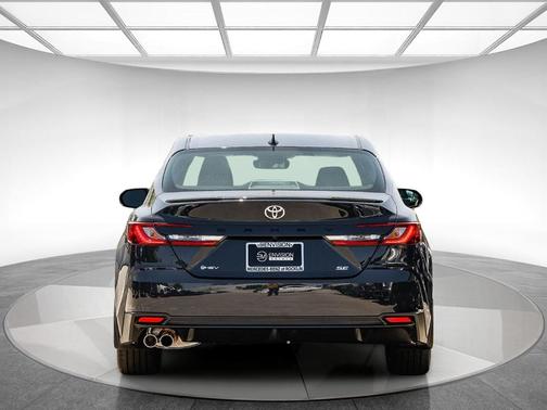 UNDERGROUND 2026 Toyota Camry SE