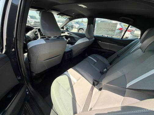 UNDERGROUND 2026 Toyota Camry SE