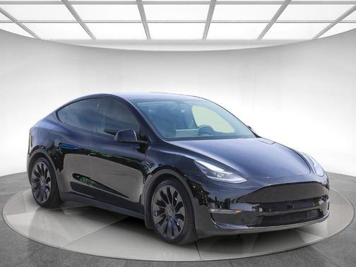 Black 2022 Tesla Model Y Performance
