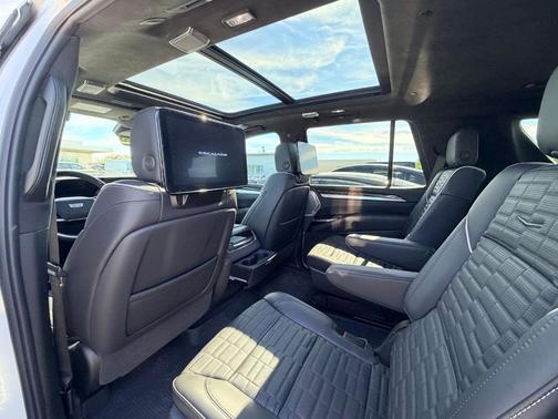 2025 Cadillac Escalade Sport Platinum