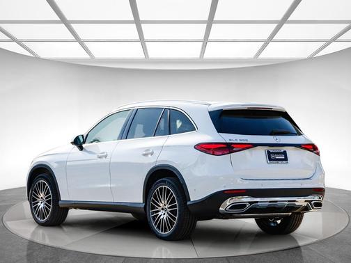 2026 Mercedes-Benz GLC 300 Base