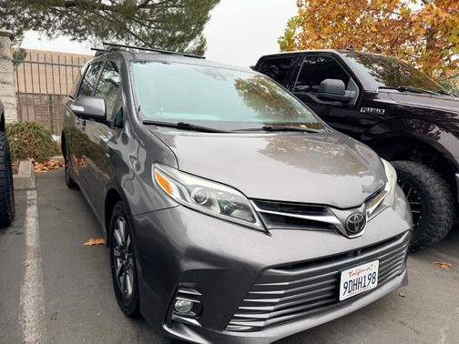 2019 Toyota Sienna Limited Premium