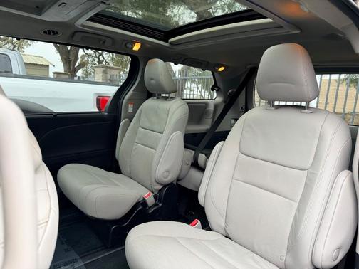 2019 Toyota Sienna Limited Premium