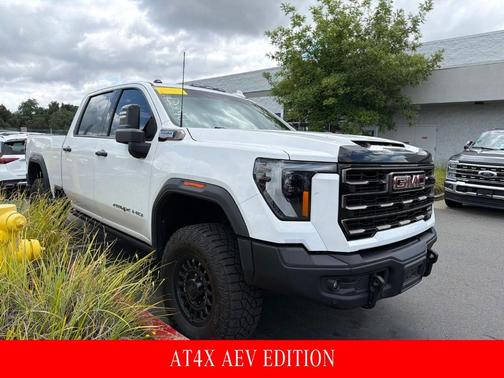 Summit White 2024 GMC Sierra 2500 AT4X