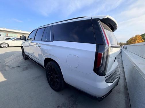 2023 Cadillac Escalade ESV Sport