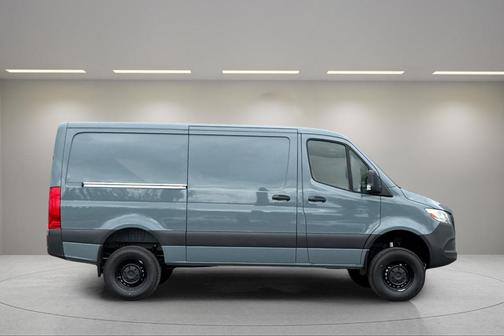 2025 Mercedes-Benz Sprinter 2500 Standard Roof
