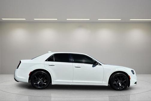 2022 Chrysler 300 Touring