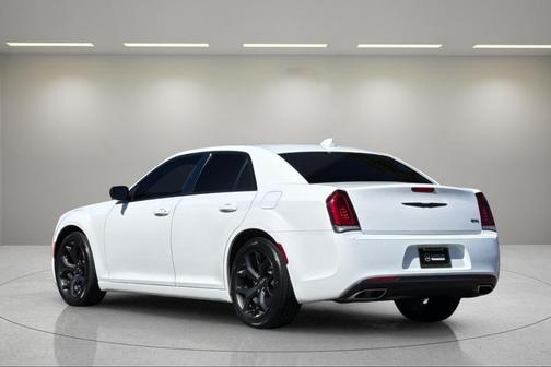 2022 Chrysler 300 Touring