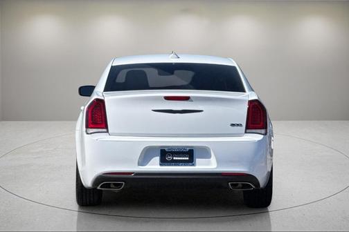 2022 Chrysler 300 Touring