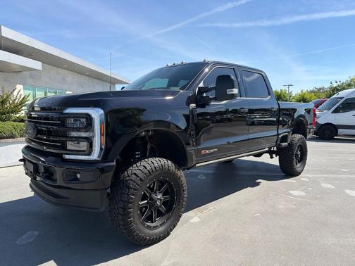 Black Metallic 2025 Ford F-250 Platinum