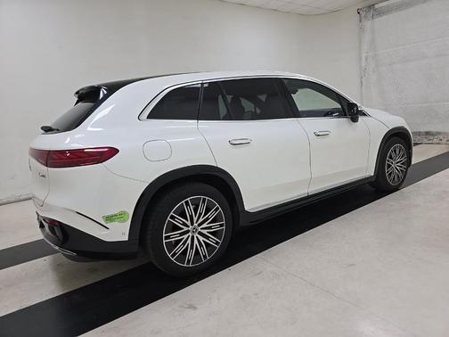 MANUFAKTUR Diamond White Metallic 2023 Mercedes-Benz EQS 580 Base 4MATIC