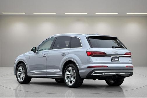 2021 Audi Q7 45 Premium Plus