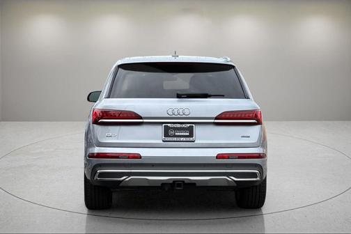 2021 Audi Q7 45 Premium Plus