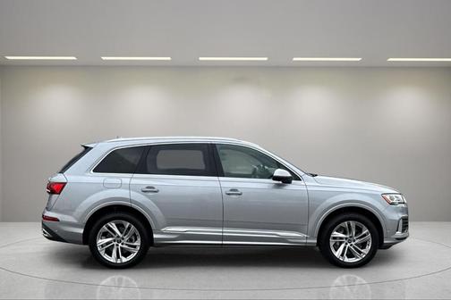 2021 Audi Q7 45 Premium Plus