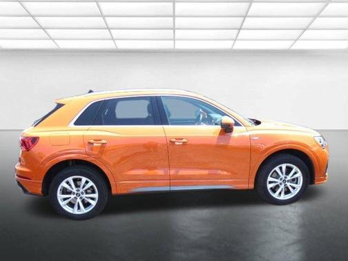 2022 Audi Q3 45 S line Premium