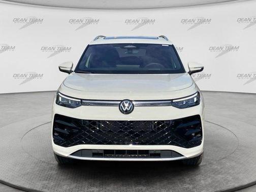 Sandstone 2026 Volkswagen Tiguan 2.0T SEL R-Line Turbo