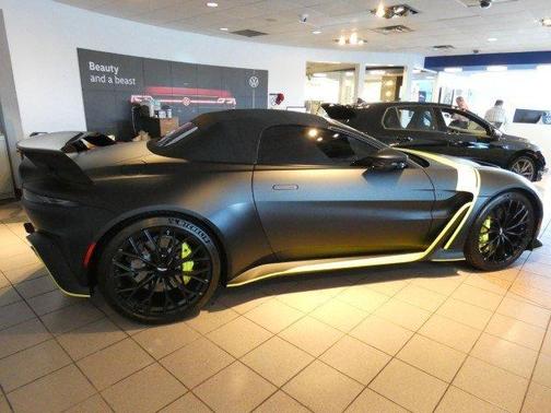 2023 Aston Martin Vantage Base