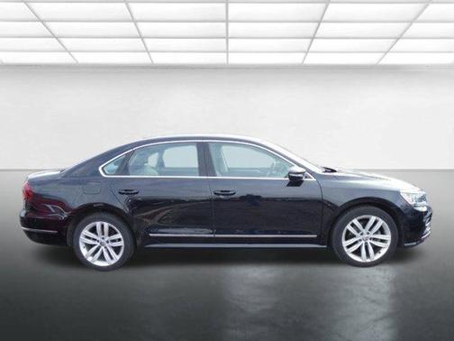 2018 Volkswagen Passat 2.0T SEL Premium