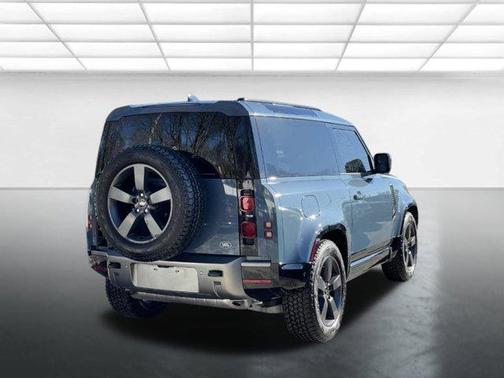 2022 Land Rover Defender 90 X-Dynamic S