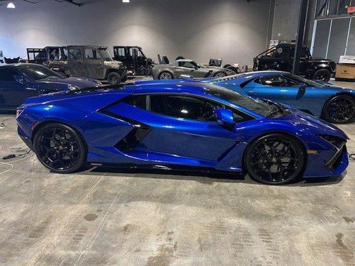 2025 Lamborghini Revuelto Base