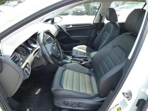 2015 Volkswagen Golf TDI SE 4-Door