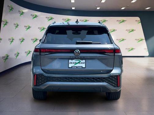 2025 Volkswagen Tiguan 2.0T SE R-Line Black
