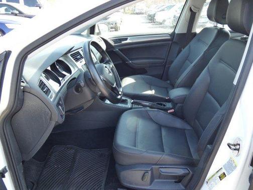 2015 Volkswagen Golf TSI S