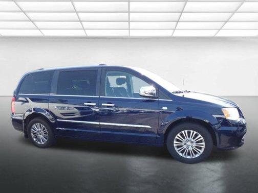 2014 Chrysler Town & Country Touring-L