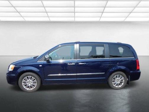 2014 Chrysler Town & Country Touring-L