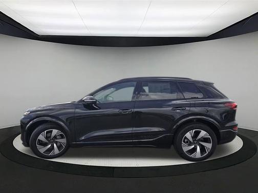 2025 Audi Q6 e-tron Prestige quattro