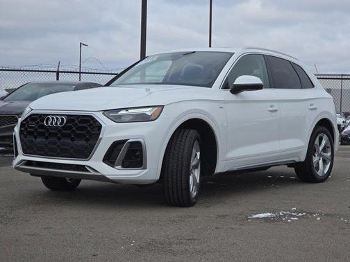 2022 Audi Q5 45 S line Premium Plus